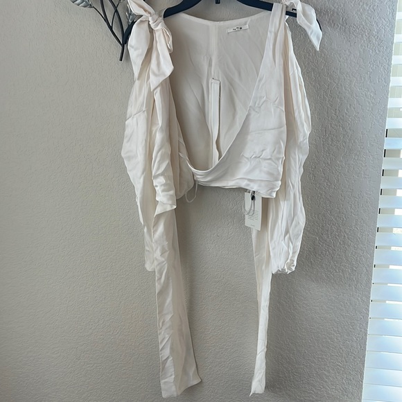 Tularosa Naomi Top in Winter White - Picture 4 of 10